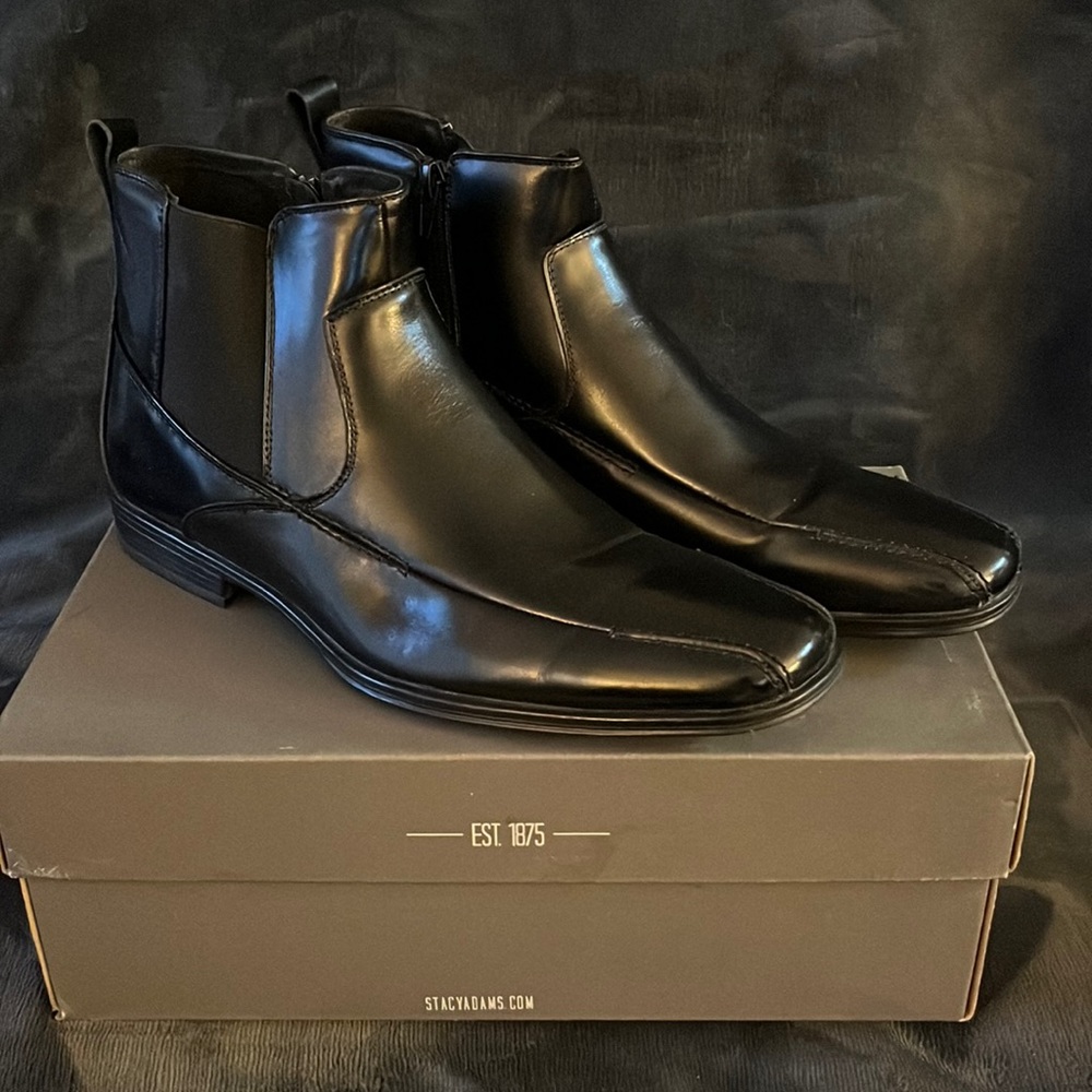 Used Men’s Stacy Adams Boots size 9.5
